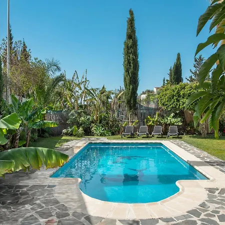Piscina & Jacuzzi Privado Villa Nerja