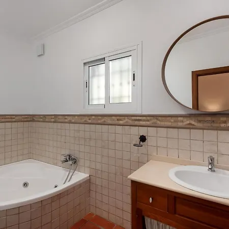 Piscina & Jacuzzi Privado